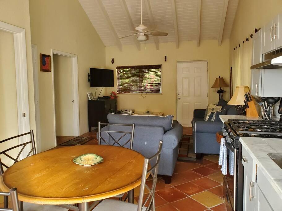 The Cottage At Villa Indigo شارلوت أملي المظهر الخارجي الصورة